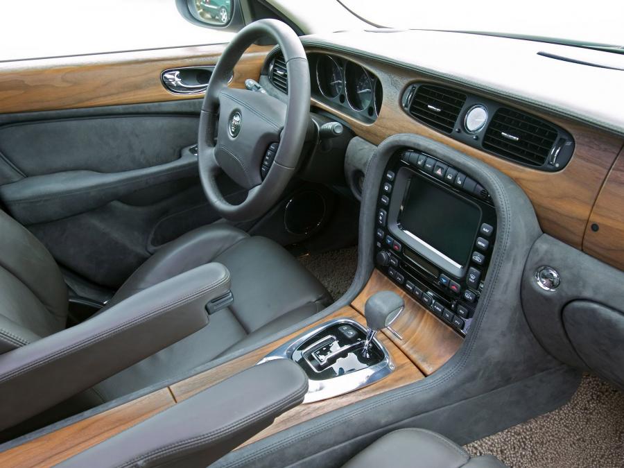  Jaguar Concept Eight 2004 года  (фото 4 из 65)